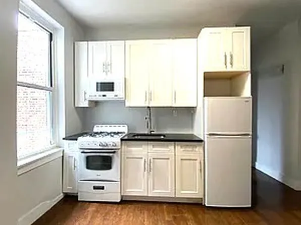 1 East 19th Street image 2 of 7