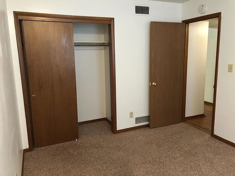 Grand Terrace Apartments — Photo 9