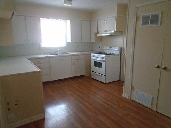 5th image of 3167 S 22nd St