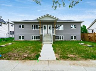 27 Orange St #1, Leamington, ON N8H 1P6