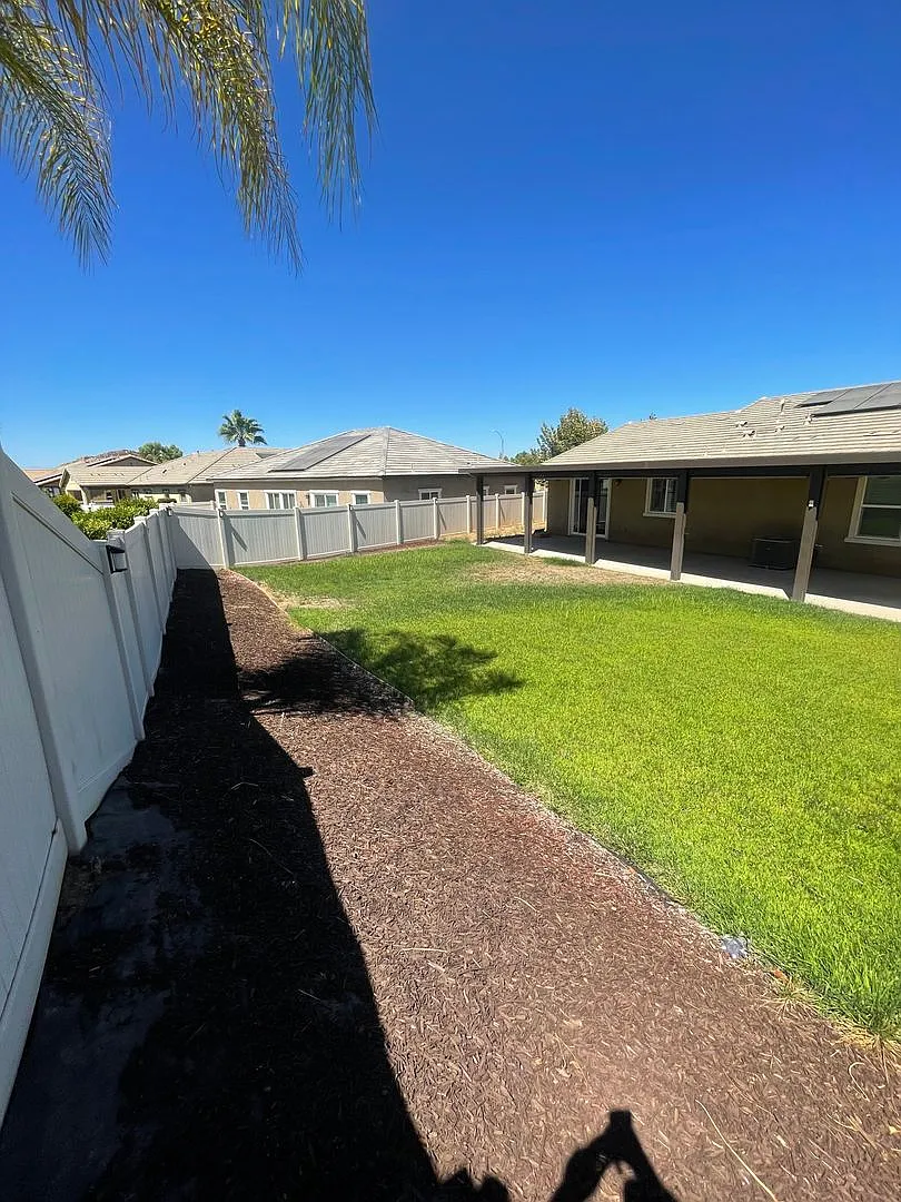 Modern Single-Story 4-Bedroom Home in Menifee — Photo 4