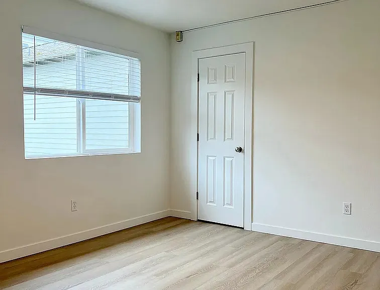 4220 Pasadena Pl NE — Photo 10