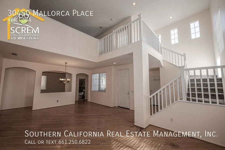 Four Bedroom Castaic Home with Loft and Office — Photo 3