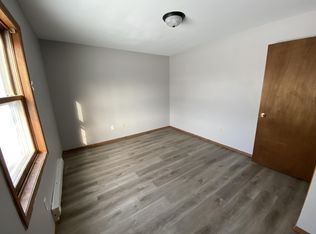 1005 Hickory Dr APT 1, Jefferson, WI 53549