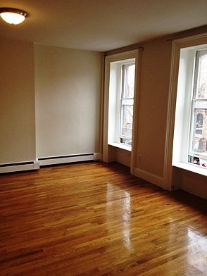 3rd image of 420 Clermont Ave APT 4
