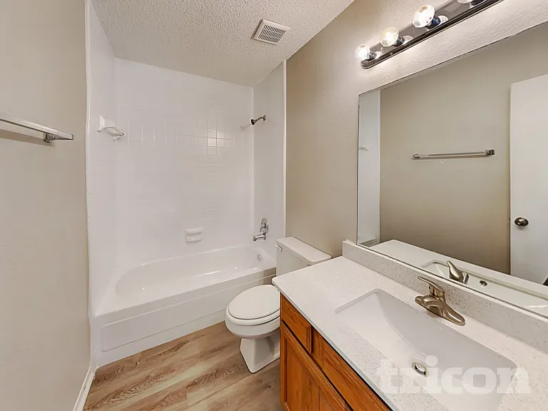 2758 Briar Hill Dr — Photo 18