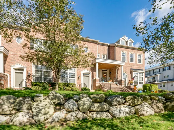 695 River Park Village Blvd, Northville, MI 48167