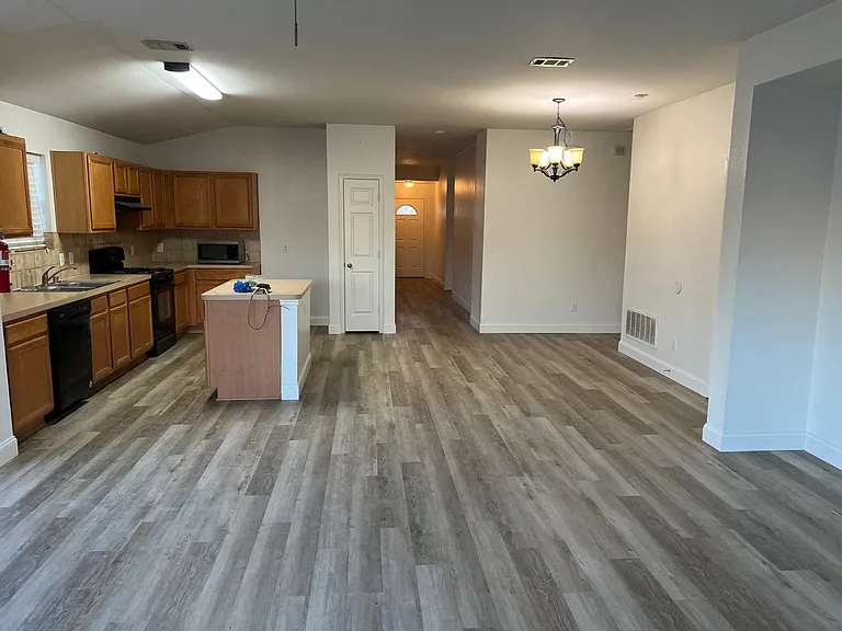 12466 Shepherds Hill Ln — Photo 3