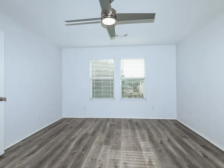 302 Falling Pine Dr — Photo 16
