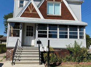 7371 Wiegand Blvd, Center Line, MI 48015