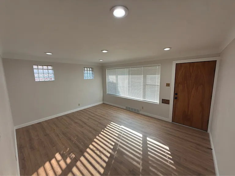 1806 Sybil Ct — Photo 3