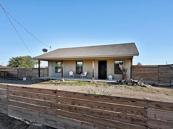 1405 W Sacramento St, Marfa, TX 79843