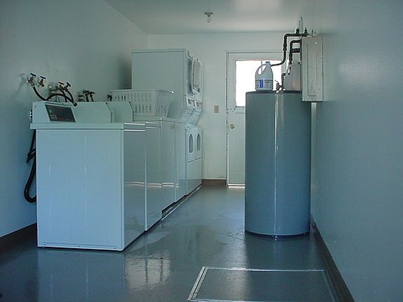 5th image of 12430 SW Ash Ave APT 25