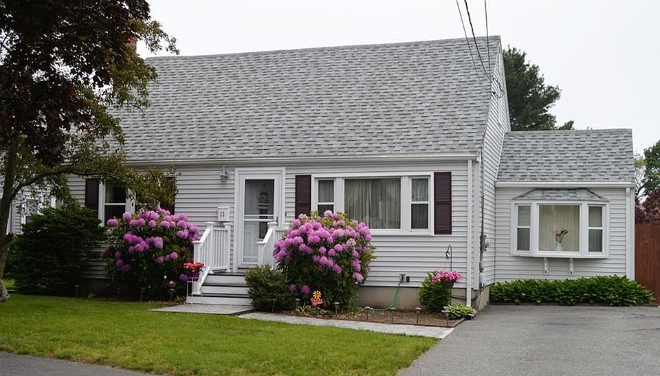 1st image of 13 Sheffield Dr