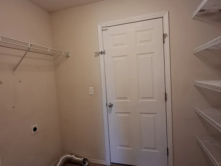 1916 S Bryson Cir #1916 — Photo 13