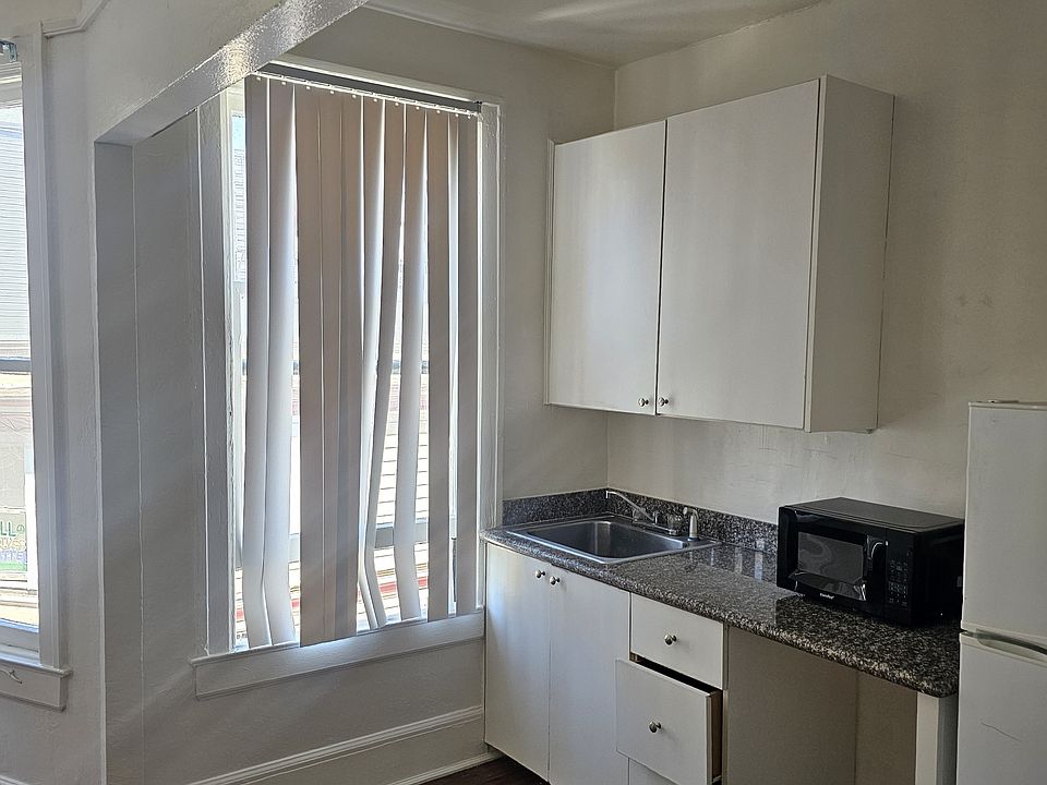 1st image of 170 6th St #21