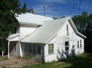 1017 E Schapville Rd, Elizabeth, IL 61028