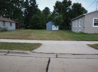 2727 12th St, Two Rivers, WI 54241