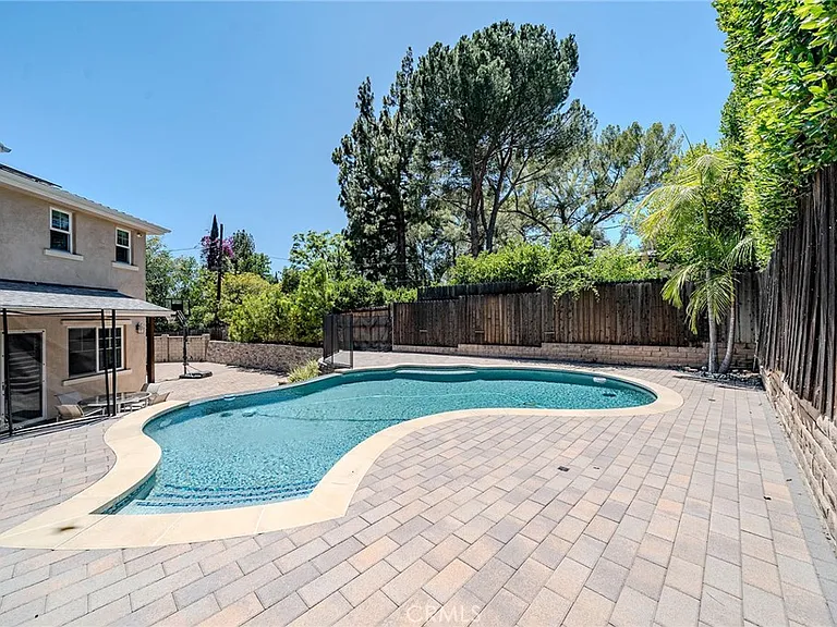 1217 Olive La Canada — Photo 43