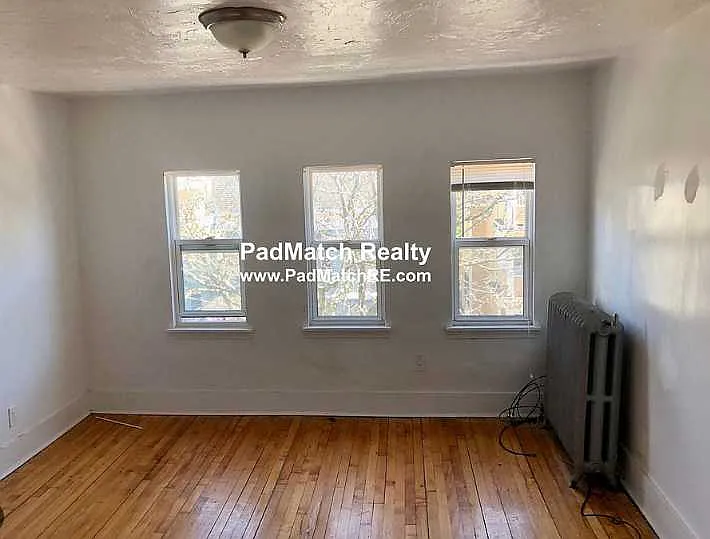 3 bed, $2,900 — Photo 3