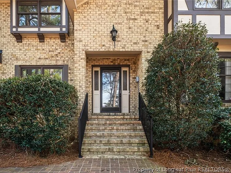 6821 Thames Dr — Photo 3