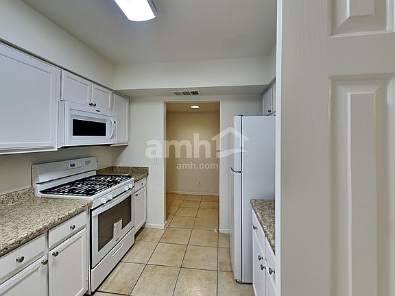 3rd image of 2842 Shannon Cove Dr