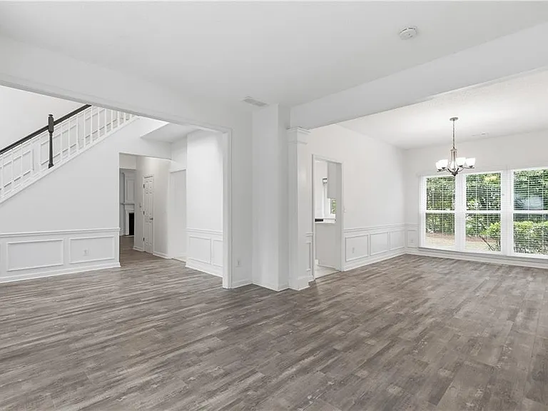 6430 Barwick Ln — Photo 5