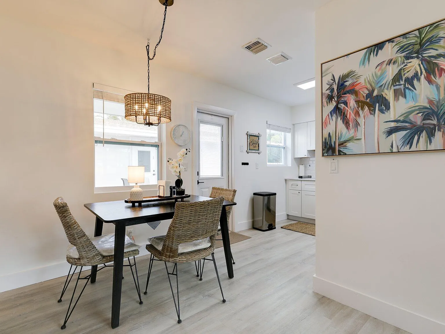 2 bed, 1.0 bath, 840 sqft, $3,500 — Photo 4