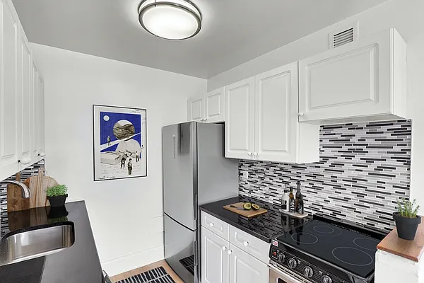 Rented by Herald Towers LLC | media 17