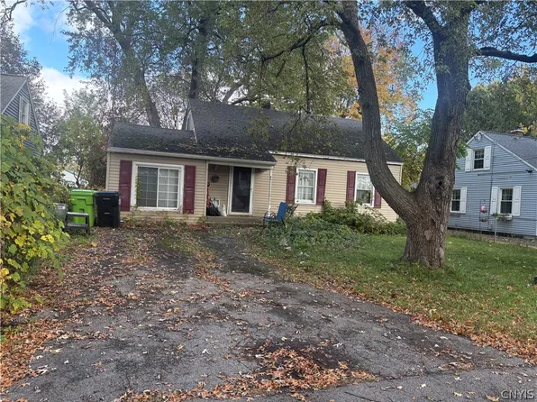214 W Molloy Rd, Syracuse, NY 13211
