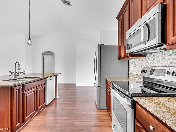 5th image of 2816 NW 17th Pl