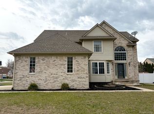 36544 Tom Brown Ct, Westland, MI
