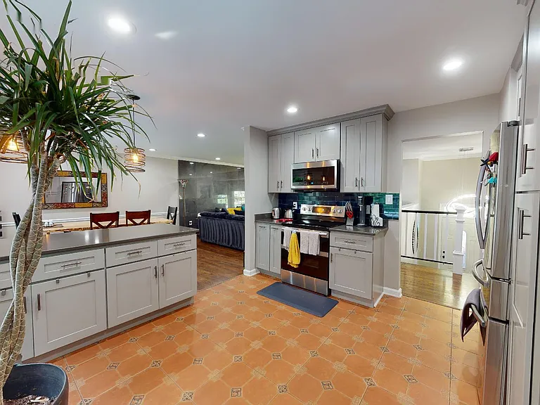 7628 Chancellor Way — Photo 8