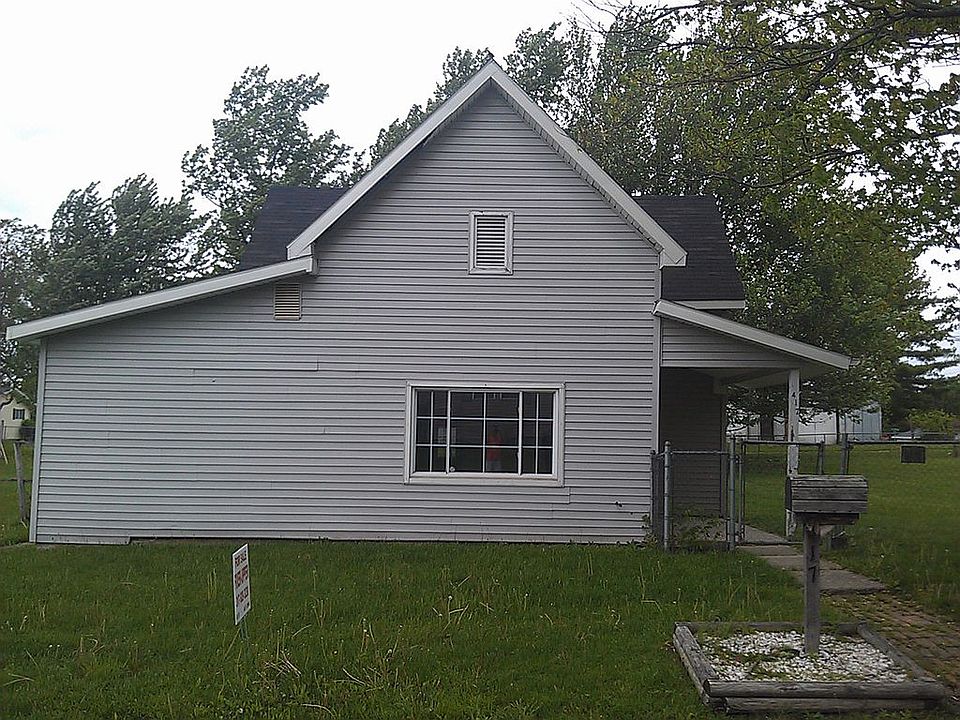1st image of 417 E 3rd St