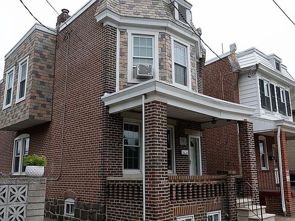 3rd image of 901 N Lincoln St