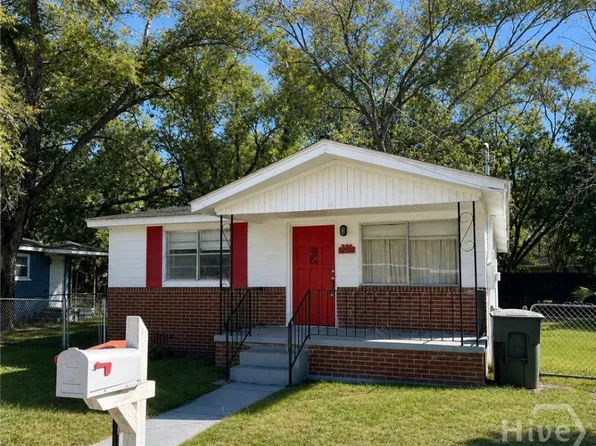 218 Fell St, Savannah, GA 31415