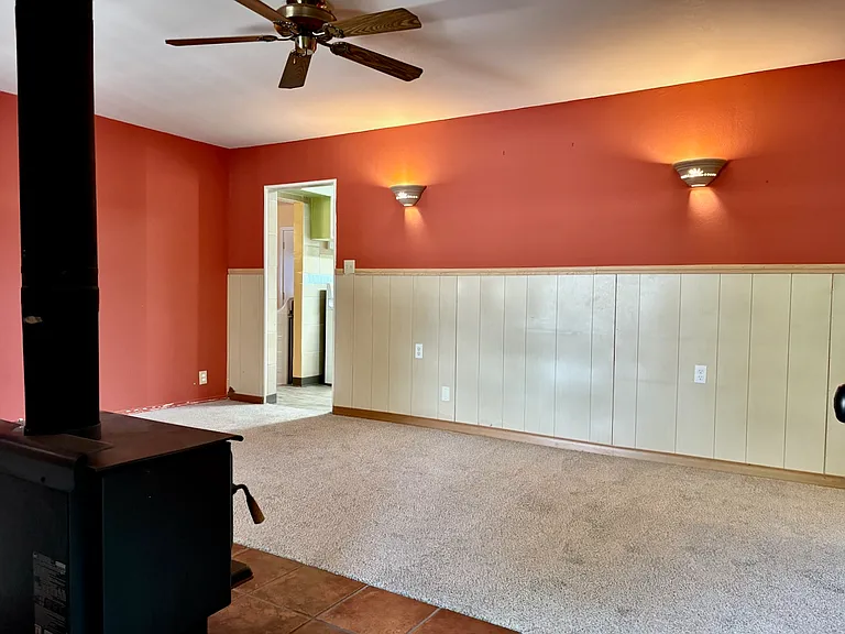 1721 Utah St NE — Photo 6