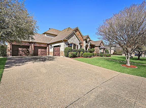 3rd image of 1805 Artesia Ct