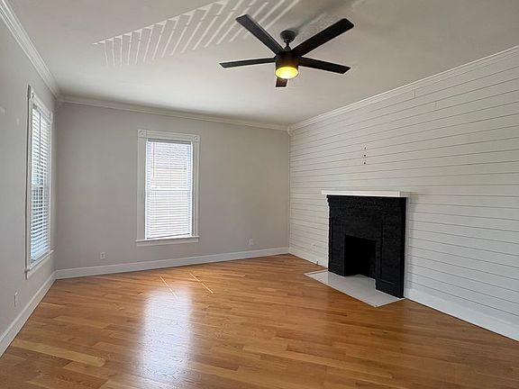 4th image of 2110 Vine St