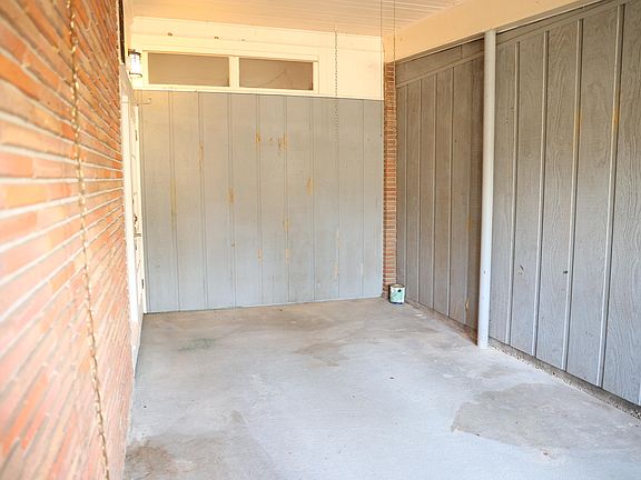 4th image of 907 Maple Ave