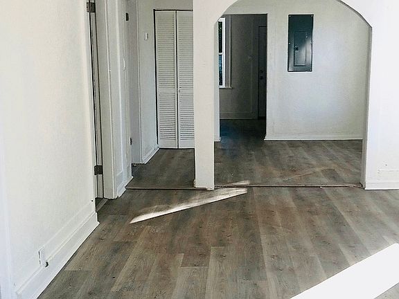 3rd image of 1478 W 5th St