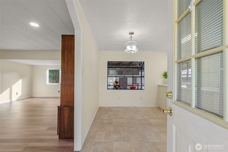 4th image of 11533 Fleetwood Court SE