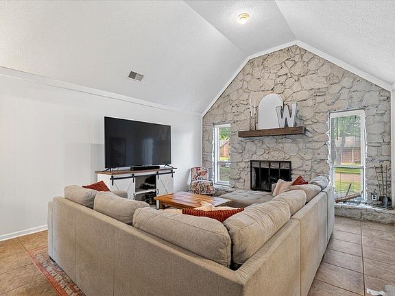 4th image of 5847 Bobbitt Dr