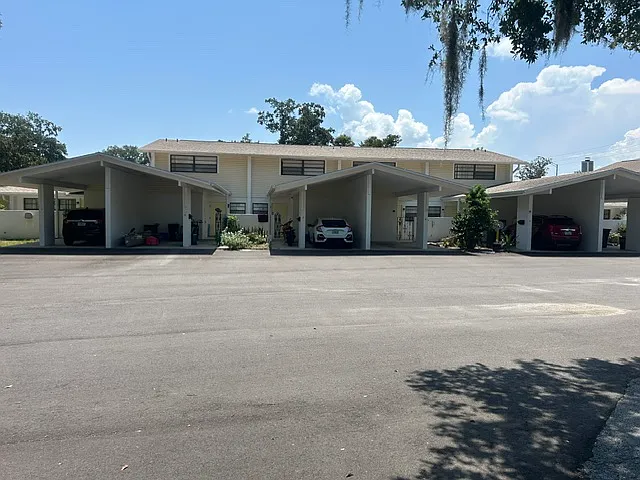 2 bed, 2.5 bath, 1400 sqft, $1,650 — Photo 1