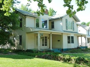 318 N Logan St, Lincoln, IL 62656