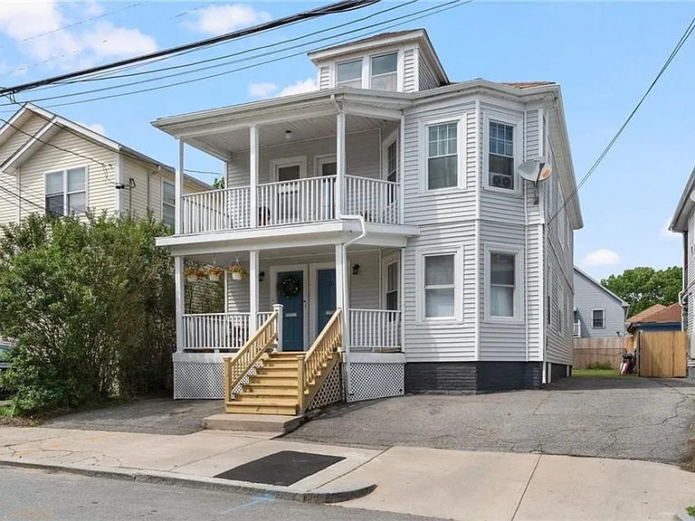 21 Waverly St #1 — Photo 2
