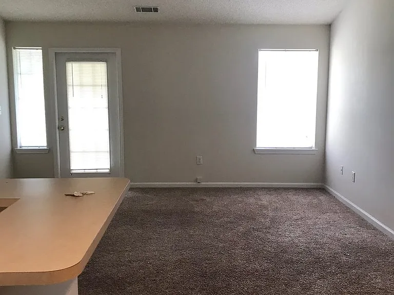 Signature Pointe — Photo 27