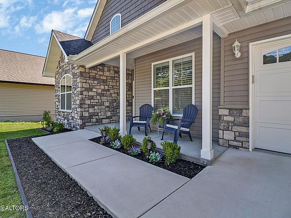 5th image of 153 Hawes Cir