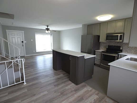 2nd image of 2655 Plymouth Dr