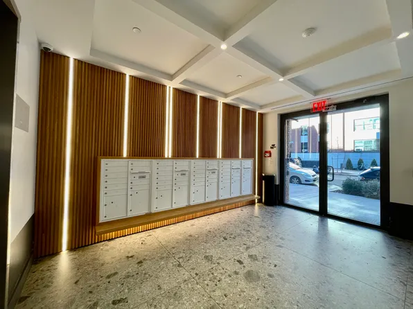 420 Gates Avenue image 18 of 22